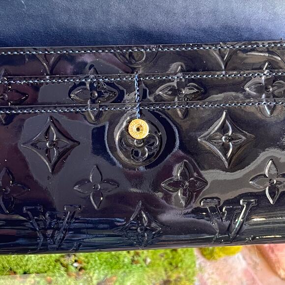LOUIS VUITTON Sarah Bleu Infini Monogram Vernis Leather Wallet - Picture 12 of 13